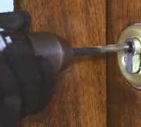 Consejos para abrir una puerta sin llave de forma segura